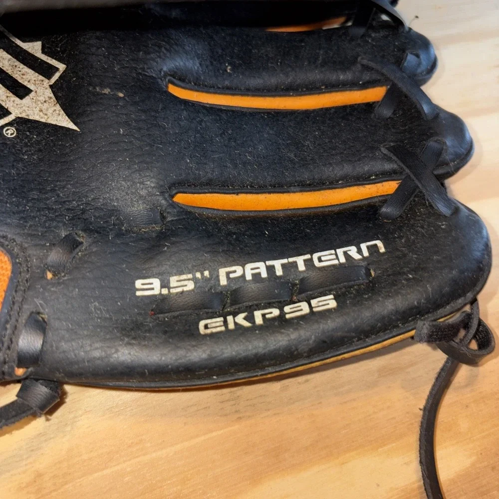 Easton 9.5 Inch Pattern‎ EKP95 Z Flex Baseball Glove Youth RHT